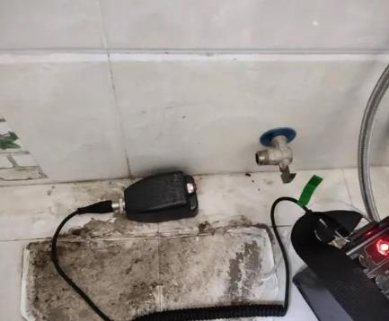 七里河屋顶漏水维修公司分享下卫生间漏水的危害及解决方法